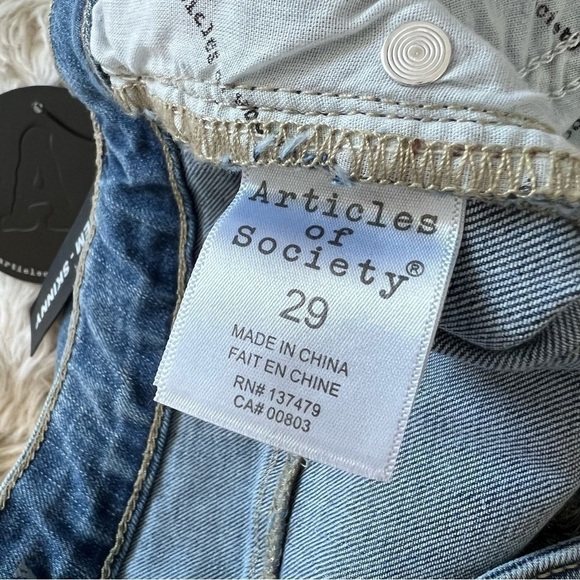 🆕 Articles of Society Suzy Distressed Frayed Hem Jeans in Dix - Picture 5 of 13